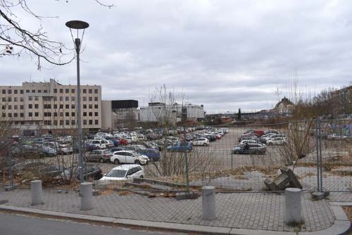 Pirátské referendum padlo, uprostřed města zůstane dál prázdná díra