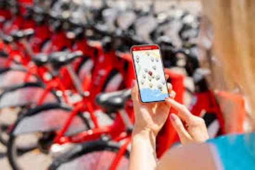 Plzeň spustí PILSEN BIKE, 300 sdílených elektrokol na 100+ stanovištích, start v březnu 2026