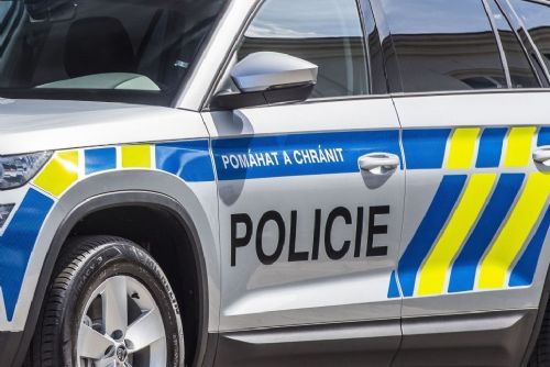 Podezřelý z loupeže ve zlatnictví v Praze 8 skončil ve vazbě. Policie ho zadržela v Brně se šperky za 140 tisíc