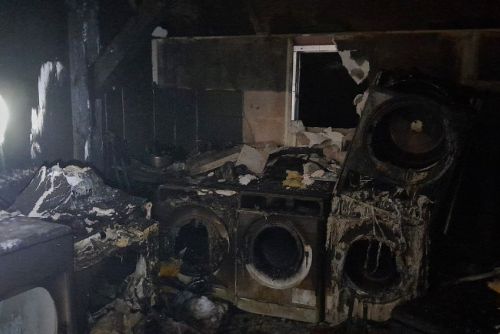 Požár skladu prádla v Černicích způsobil škody za 5 milionů korun