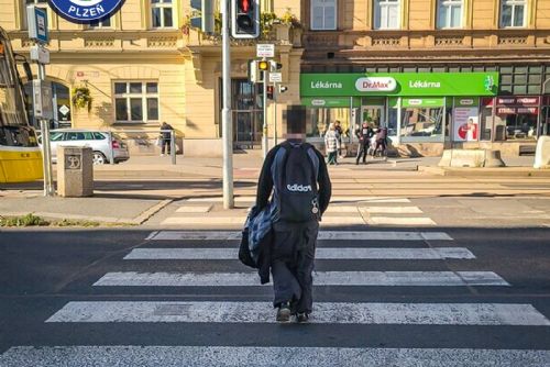 Strážníci kontrolovali rušnou křižovatku U Práce. Za jediný den odhalili 59 přestupků