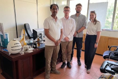 Studenti ZČU vyrazili do Etiopie. Univerzitě v Jimmě pomáhali s laboratořemi i akreditací