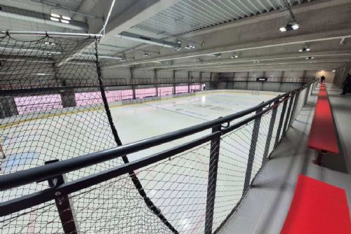 Tábor otevřel novou ledovou halu upravenou i pro parahokej