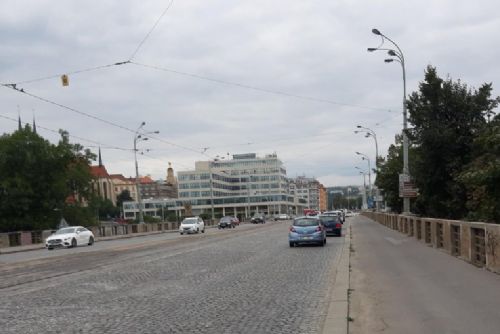 Tramvaje přes Hlávkův most nepojedou od 11. července do 31. srpna, provoz aut bude zúžený