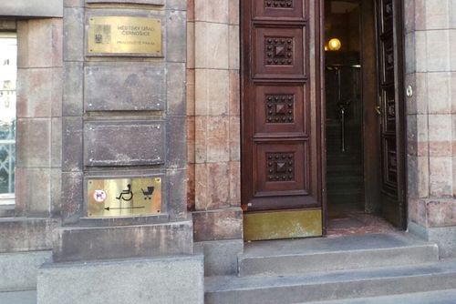 Černošice zůstanou dalších pět let v Podskalské. Stát přislíbil 220 milionů na nové sídlo úřadu