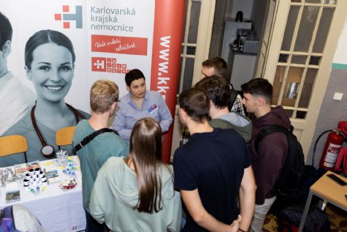 Veletrh na ZČU ukázal problém českého zdravotnictví. Chybějí tisíce sester