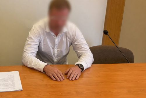 Vlastní miminko použil jako rukojmí. Soudy mu potvrdily pět let natvrdo