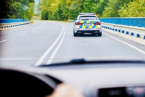 Vysočina před koncem prázdnin posílí policejní kontroly. Hlídky zamíří na D1 i ke školám
