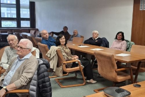 Zpět na fakultě. Bývalí učitelé ZČU vzpomínali i bloudili v proměněném kampusu