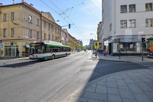 Americkou v Plzni čeká další proměna. Přicházejí uzavírky, odklony MHD i nová sdílená zóna