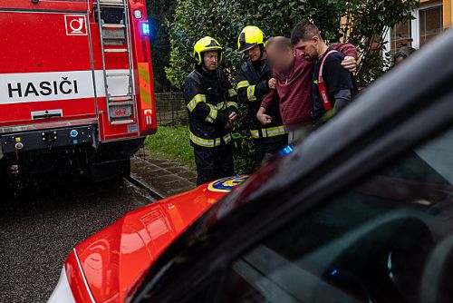 Evakuace ve Zdoňově: Hrozba protržení hráze