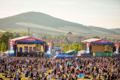 Hrady CZ 2026 opět zamíří na Švihov. Vstupenky jsou teď levnější, dorazí Landa i Rytmus