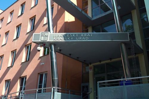 Jihočeský kraj schválil rozpočet - 7 mld na investice, schodek 3,2 mld