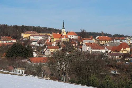 Kácení nemocných stromů ve Vlachově Březí kvůli bezpečnosti