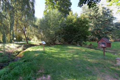 Kdy se znovu otevře park v Blovicích? Zámecký areál zůstává zavřený, lidé sepisují petici