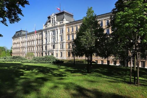 Ministerstvo obrany pořídilo v Jincích bytový komplex se 76 byty pro potřeby Armády ČR