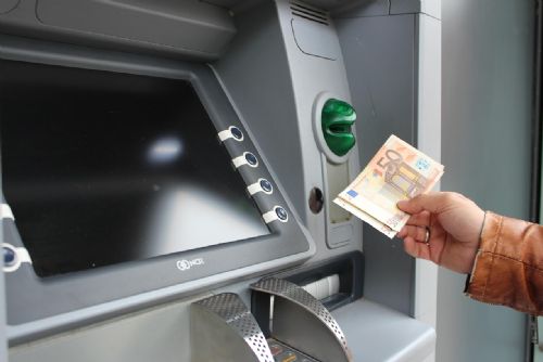 Muže z Klatovska obrali o 3 miliony - policie chytila podvodníky