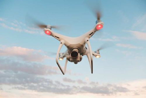 Na jihu Čech vzniká autonomní dron pro vyhledávání srnčat při senosečích, projekt má snížit jejich úhyny
