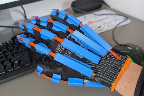 Plzeň má další důvod k hrdosti. Gymnazisté uspěli s technologií pro ovládání strojů budoucnosti