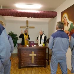 Praha dá 660 000 korun na kaple ve věznicích na Pankráci a v Ruzyni. Mají podpořit návrat vězňů do běžného života a snížit riziko recidivy