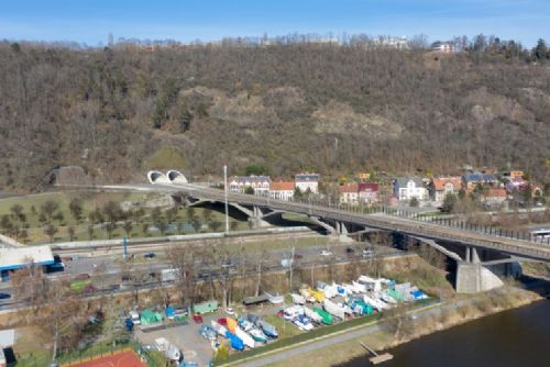 Prahu a Beroun spojí železniční tunel za 76 miliard. Cesta se má zkrátit na 13 minut, hotovo má být v roce 2044