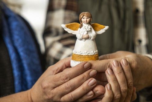 Příběhy nadějí a nových začátků. Radnice zve na výstavu Společně k domovu