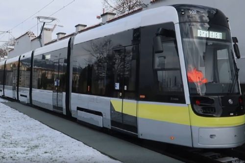 První tramvaj od Škody s antikolizním systémem už jezdí v Bergamu