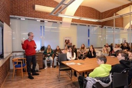 Sedmáci v Plzni dostanou mediální výchovu, město je chce chránit na internetu