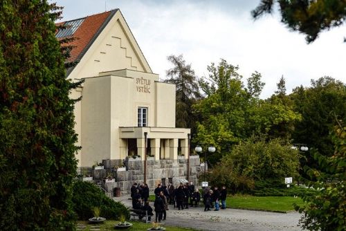 Od roku 1926 slouží Plzni. Krematorium na Ústředním hřbitově připomnělo stoleté výročí