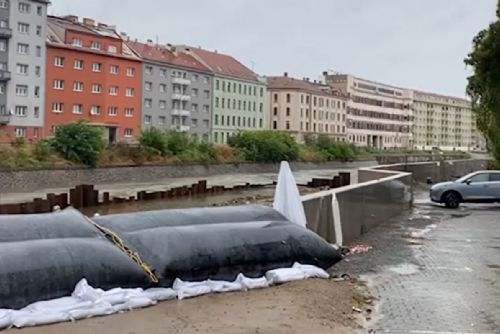 Stovky pacientů evekuováni z Nemocnice Milosrdných bratří