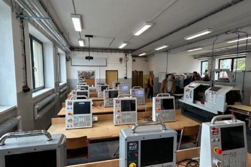 Sušická škola otevřela moderní dílny za 24,7 milionu. Zázemí prověřili i soutěžící technici