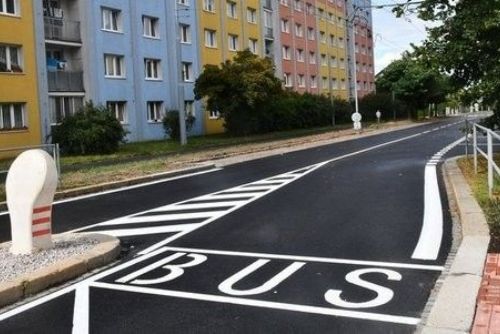 Ulice Na Dlouhých je průjezdná, oprava stála 12 milionů Kč