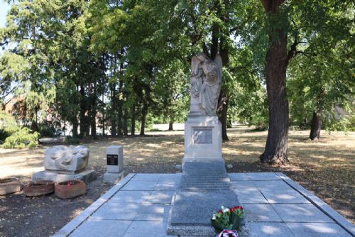 V Plzni u hrobu Josefa Kajetána Tyla si připomněli 170. výročí jeho pohřbu