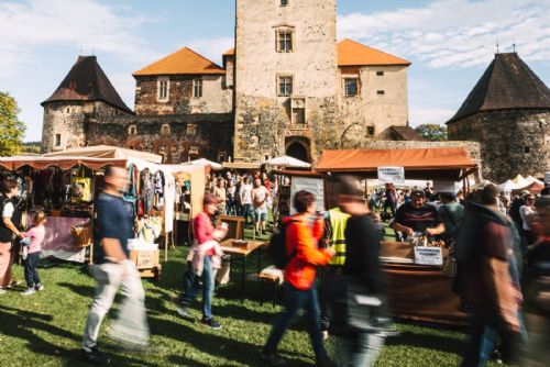 Vodní hrad Švihov ožije podzimním jarmarkem. Čekají vás řemesla, dobroty i prohlídky hradu