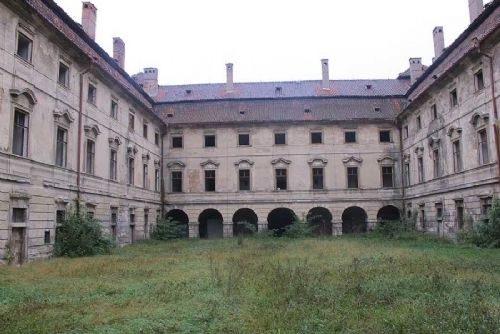 Zámek v Postoloprtech čeká rozsáhlá obnova. Město hledá strategického partnera