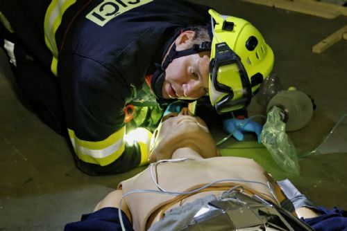 Celorepubliková soutěž hasičů v Domažlicích prověřila záchranu života v extrémních situacích