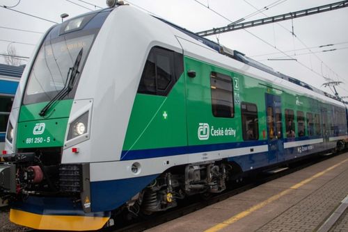 Pardubicko pořídí 12 bateriových vlaků za 2,06 mld Kč