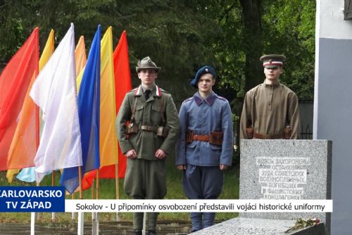 Sokolov: U připomínky osvobození představili vojáci historické uniformy (TV Západ)
