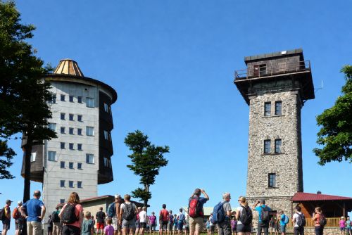 Čeští a bavorští turisté se setkají na Čerchově. Čeká je výšlap, folklor i rozhledna