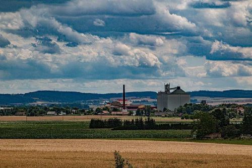 Cukrovar v Českém Meziříčí přechází na zemní plyn: snížení emisí a úspěch v číslech