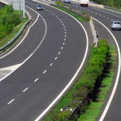 D4 mezi Pískem a Příbramí zrychlila dopravu, přinesla ale i tisíce přestupků