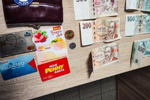 Další poctivý nálezce vrátil peněženku nalezenou u Radnice Slovany