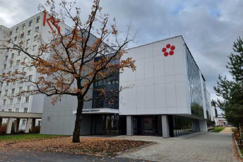 Jihočeská univerzita otevřela novou aulu s moderním televizním studiem