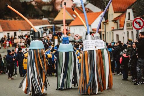 Milevsko překonalo rekord: do masopustního průvodu dorazilo 1 287 masek