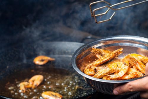 Nelej tuky do odpadu varuje Vodárna