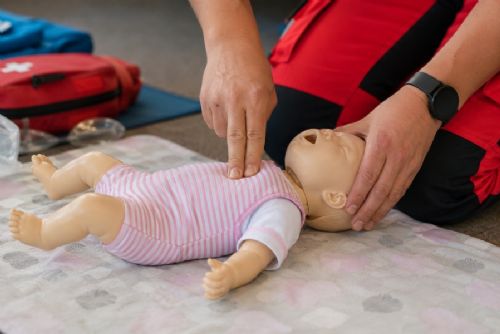 Nemocnice Jihlava chystá kurz první pomoci zdarma pro novorozence. Zaměří se na první minuty
