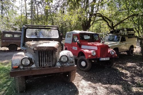 Neoficiální závody offroadů v Rokycanech skončily nehodou