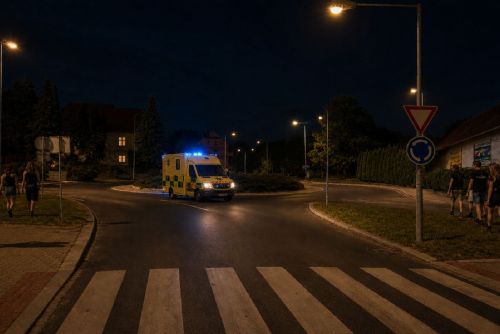 Opilý řidič srazil u Chodrockfestu chodce. Muž bojuje o život v Plzni