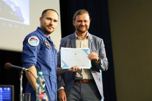 Ostravské chytré tričko připravené pro ISS: měření fyziologické zátěže astronautů