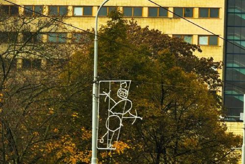 Pět dětských motivů rozzáří Žižkov vánočními světýlky